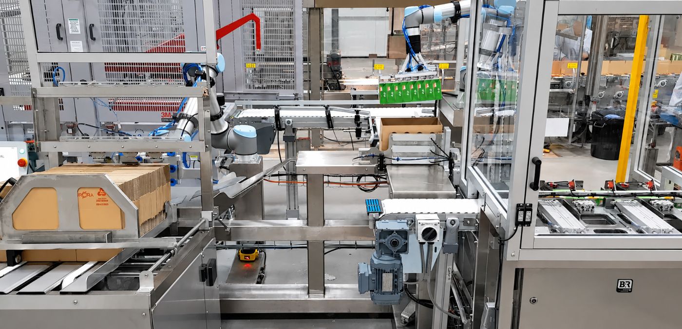 FANUC CRX collaborative robot arm palletising cartons